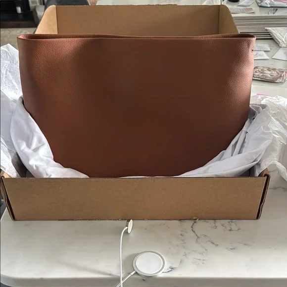 Mina Baie Harlow Midi Bag - Picture 2 of 5